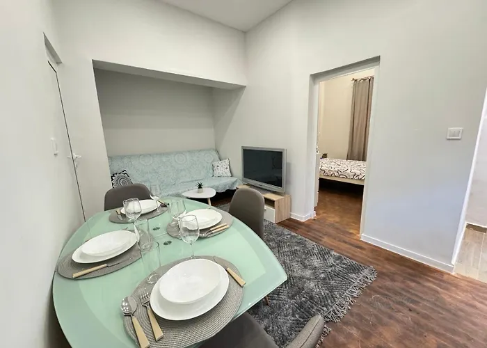 Compass- Super Center Lejlighed